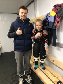 Восходящая звезда российского хоккея Александр , ему всего 4 года , а уже делает большие успехи