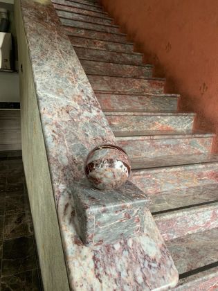 Облицовка лестницы мрамором 