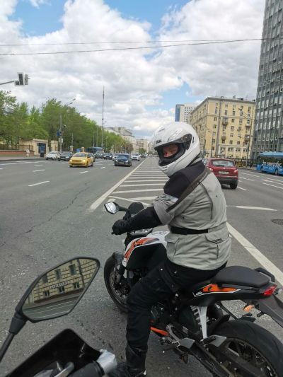 Андрей и ленинский. Первый выезд в город на KTM Duke 200. 
