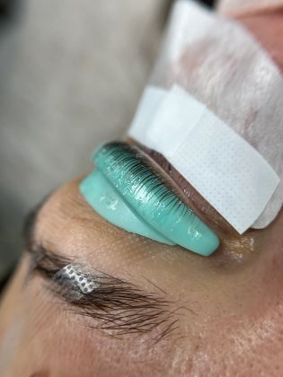 Выкладка ресничек 