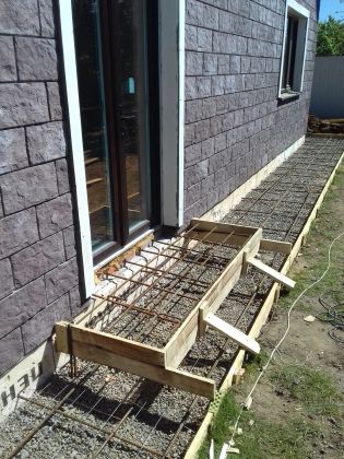 Отмостка и крылечко