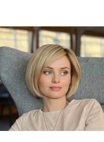 Мелирование и стрижка карэ классическое