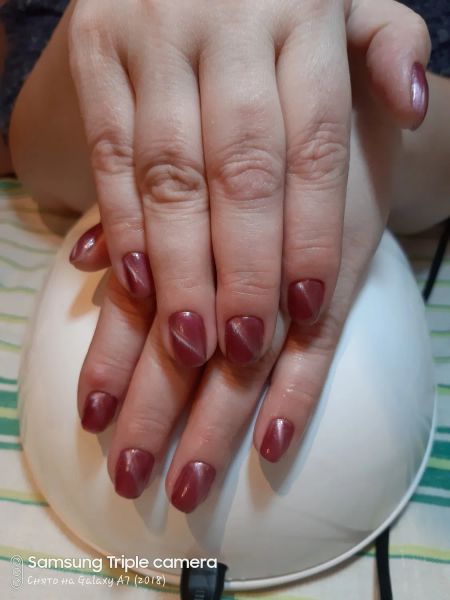 комби маникюр,покрытие  гель-лаком. 