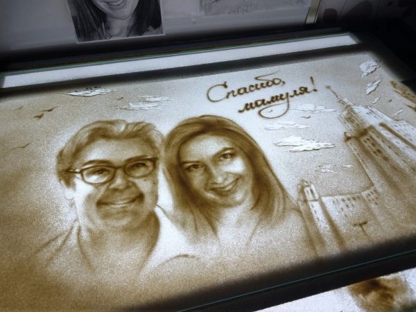 Портрет песком на день рождения мамы