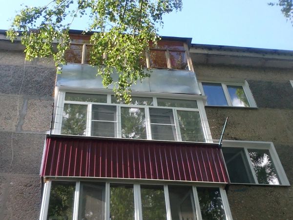 Усиление парапета, установка пластиковой рамы, внешняя отделка профлистом
