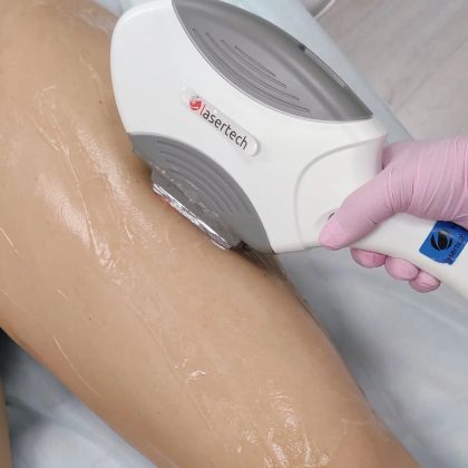 Косметологическая процедура по уходу за кожей рук