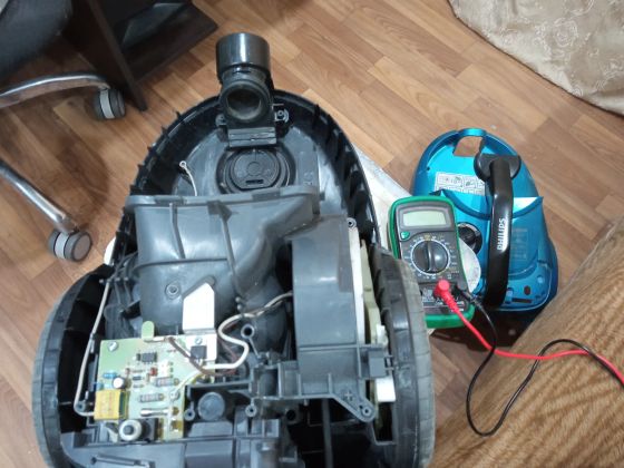 Ремонт пылесосов PHILIPS. Ремонт механизма сматывания шнура 