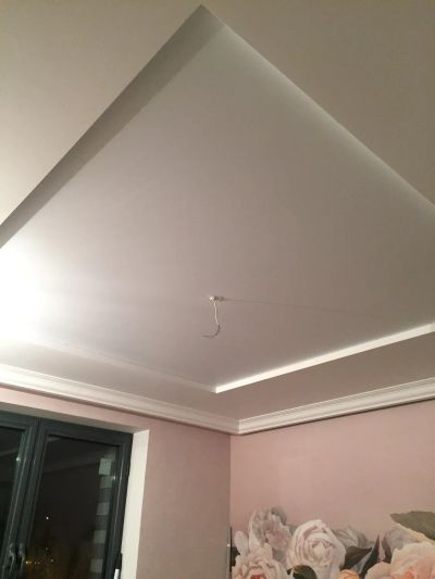Матовый ПВХ внутри короба из ГВЛ ( гипсокартона )