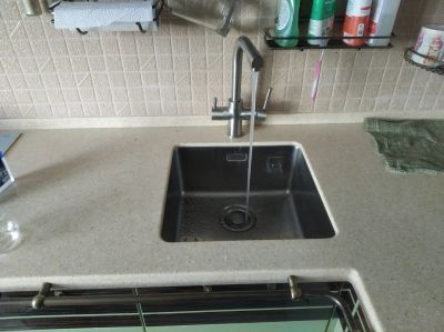 Установлена интегрированная мойка 