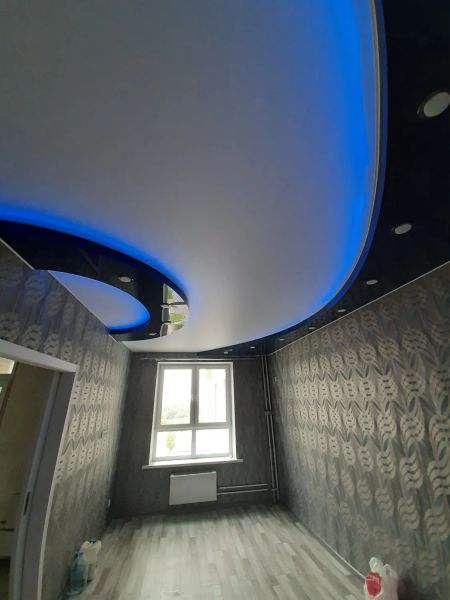 двух уровней натяжной потолок с подсветкой