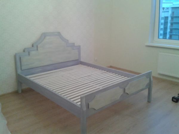 Кровать