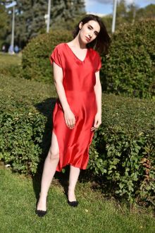 красное шёлковое платья