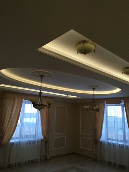 Установка потолочных светильников, люстр и диодных лент 