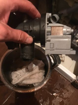 Чистка сливной система стиральной машины.