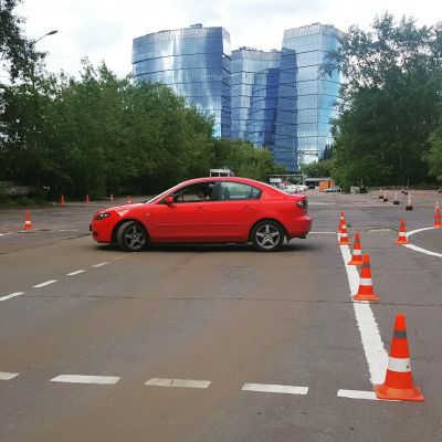 Учебная площадка со всеми упражнениями конусами и разметкой