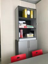 Рабочее место предусмотрено для Вашего комфортного прибывания на занятии, для Работы предоставлен рабочий большой рабочий стол , два стула, место для Ваших вещей и наличие оргтехники рядом.