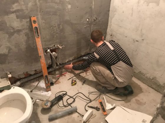 Разводка труб водоснабжения и канализации 