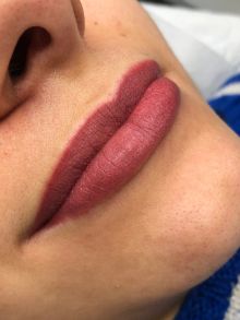 Перманентный макияж губ Пудровое напыление 