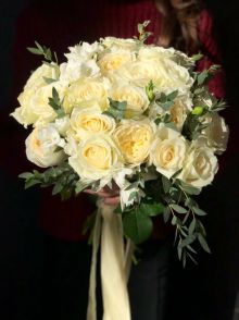 Свадебный букет невесты из пионовидный роз Ralph Lauren