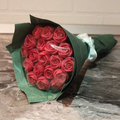 Мы подготовили для Вас нечто особенное 🔥 Шоколадные розы станут идеальным подарком для тех, кого Вы любите и кому хотите подарить атмосферу праздника💕🎁
Розы изготовлены из настоящего итальянского шоколада🇮🇹
Уникальность букета в том, что Вы сами выбираете цвет роз и упаковку композиции💐🌹
Обо всём остальном мы позаботимся за Вас💕
_________________________________________________
⏱🌹Срок годности - 60 суток
📏🌹Ра