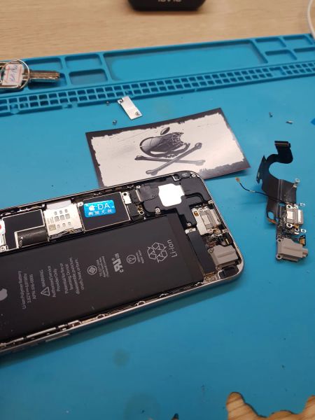 Замена шлейфа зарядки Iphone 6