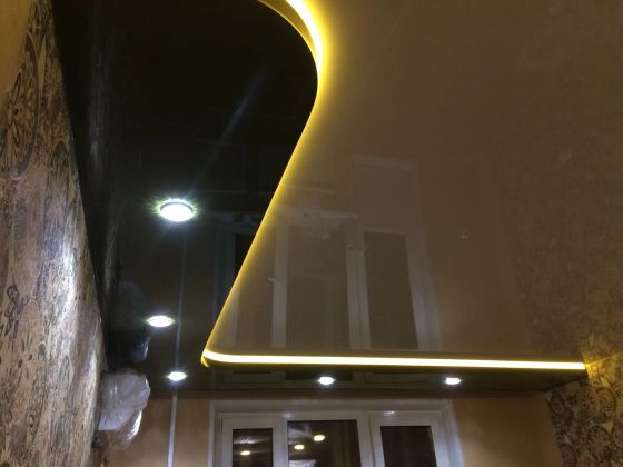 Двухуровневые потолки с точечным освещение и доп.подсветкой