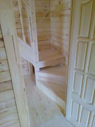 Установка и изготовление деревянных лестниц
