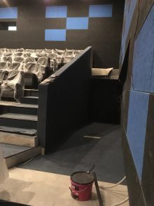 Замена напольных покрытий в залах кинотеатра в ТЦ «Золотой Вавилон»