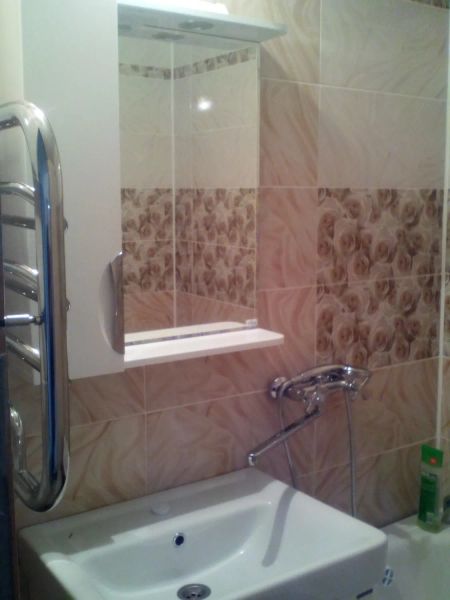 Пример отделки ванной комнаты ПВХ панелями. А также установка сантехники. 