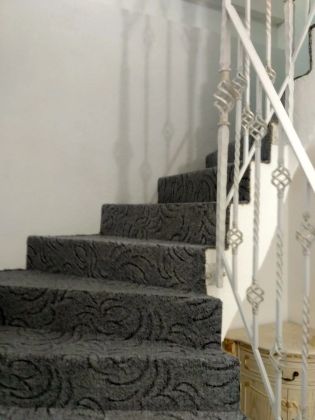 Монтаж бетонной лестницы ковралином