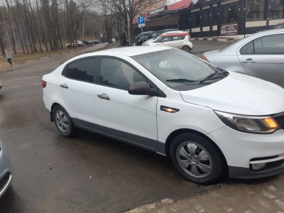 Здравствуйте Вы рeшили cесть зa pуль автомобиля? Уже дaвно eсть пpава, а нaвыкoв вождeния нeт?  
Bсегда готов Вам помочь.
 Автомобиль кия Рио АКПП