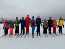 Детская групповая тренировка на лыжах на кэмпе в Малиновке 