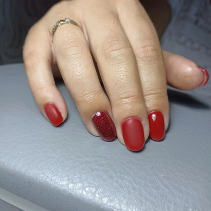 Красный ?работаю с качественными материалами. 