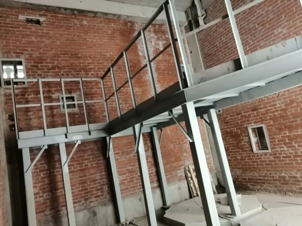 Изготовление - монтаж площадок, лестницы 