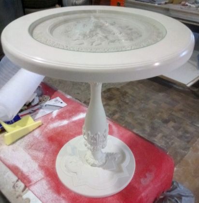 столик кофейный из искусственного камня