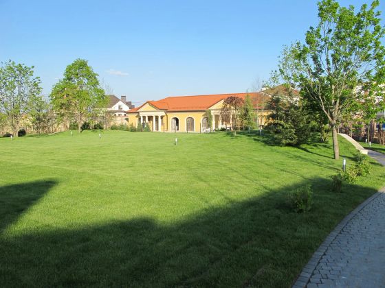 Создание пейзажного сада в Краснодарском крае в 2013 году. Работы выполнены под ключ.