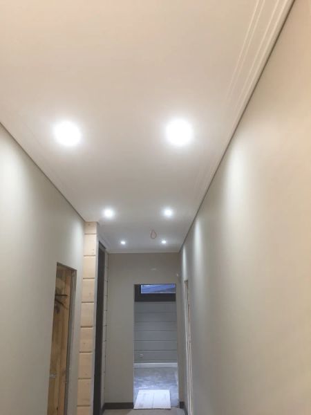 Монтаж точечных светильников в подвесной потолок из гипсокартона. 