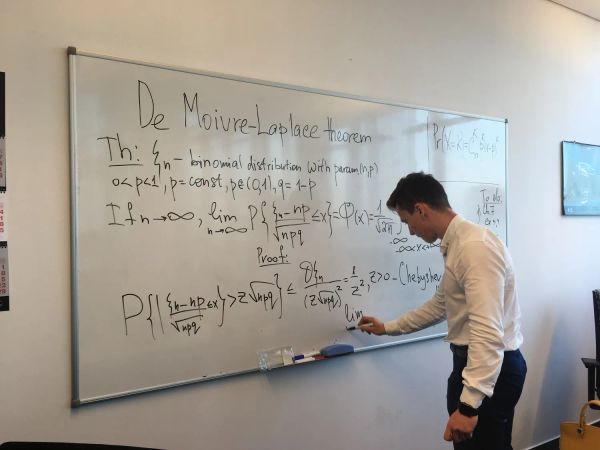 Объяснение теоремы Лапласа- фундаментального факта теории вероятностей