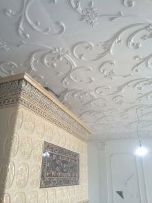Монтаж лепнины на потолок